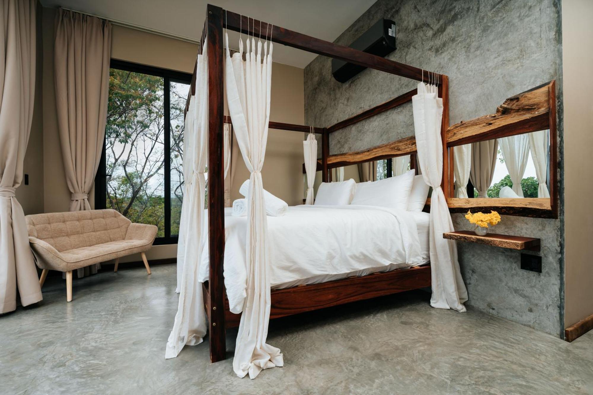 Alaya Yoga & Surf & Retreat Hotel 5*
